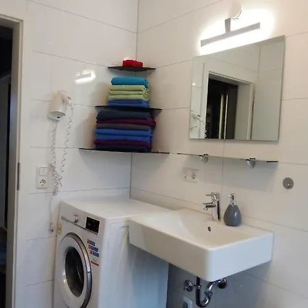Apartments - Geraeumige 95 Qm Mit Balkon Augsburg Eksteriør billede