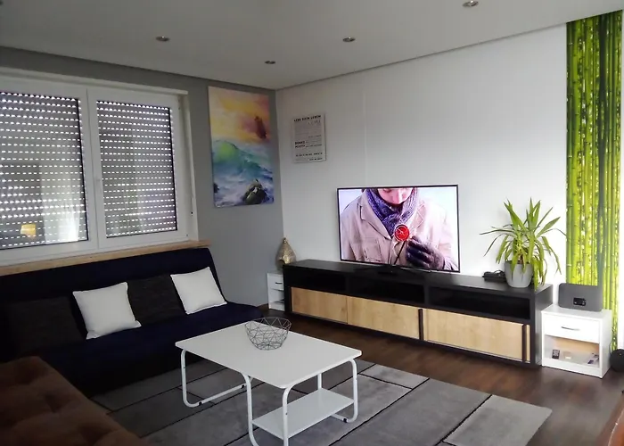 Apartments - Geraeumige 95 Qm Mit Balkon