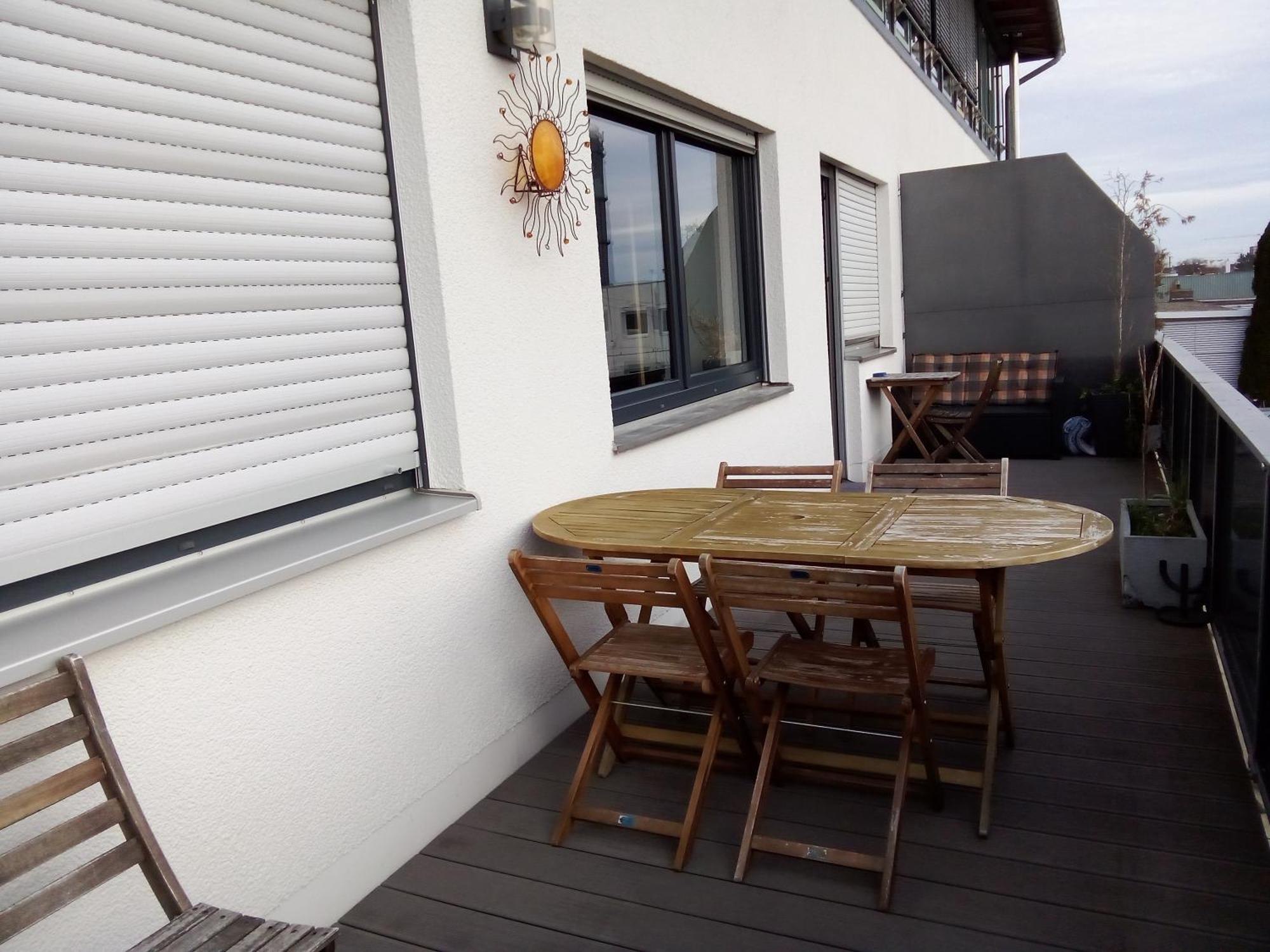 Apartment - Geraeumige 95 Qm Mit Balkon *