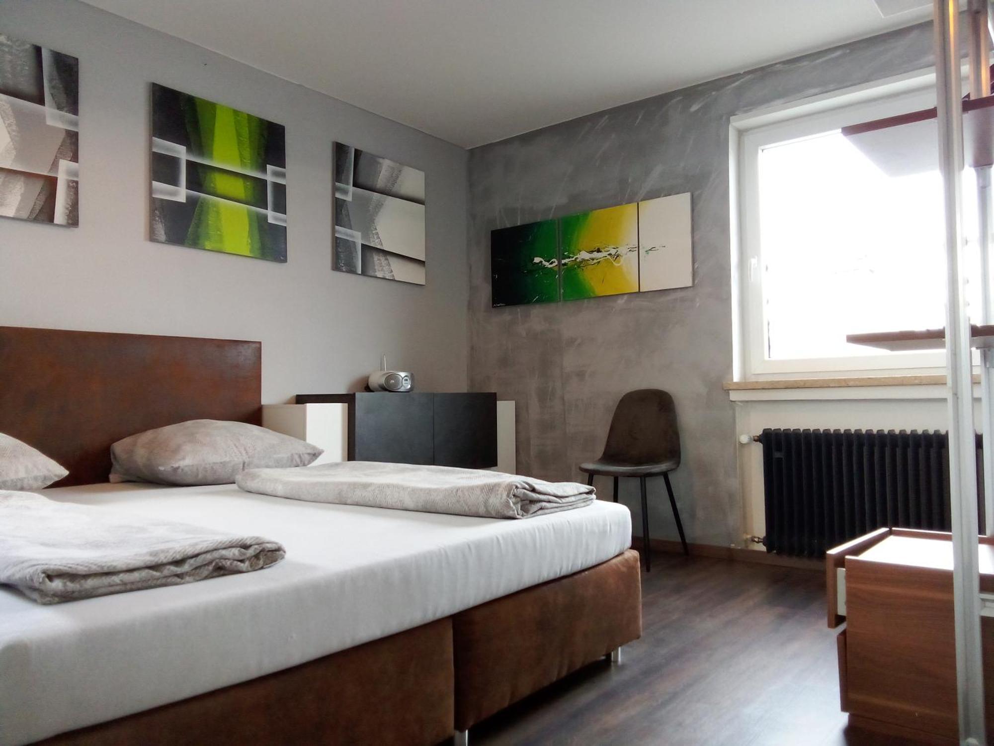 - Geraeumige 95 Qm Mit Balkon Appartement *